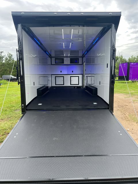 8.5X24TA3 7'6" Interior