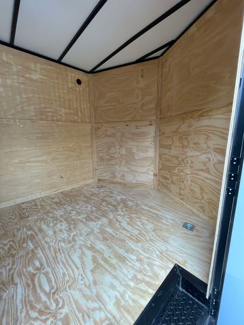 8.5x24TA3 7'6" Interior