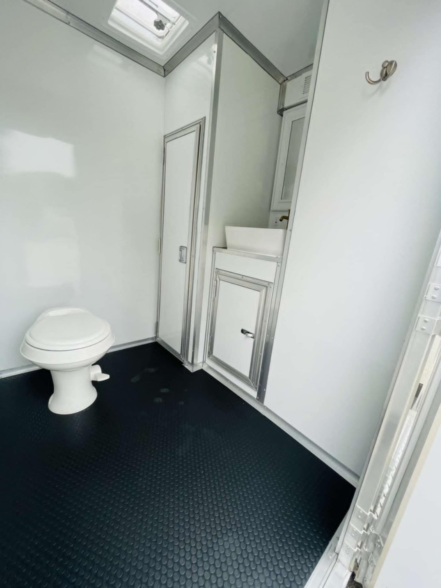 6x12SA Bathroom Build